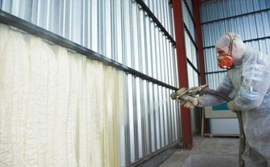 Утепление методом напыления пенополиуретаном